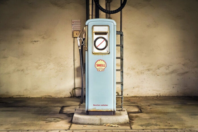 analitik-mejnhard-sprognoziroval-stoimost-benzina-v-ssha-k-koncu-2023-goda-13957fe