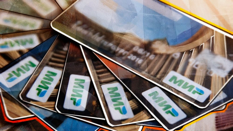 Госдума ограничит выплату наличных пенсий &laquo;Почтой России&raquo; и банками
