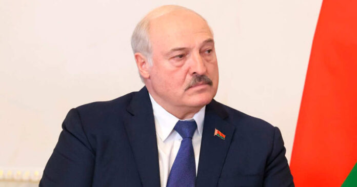 lukashenko-prostilsja-s-glavoj-mid-belorussii-makeem-1779af3