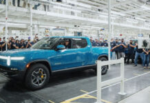 Сотрудники Rivian жалуются, что экспансия производства электромобилей соседствует с пренебрежением техникой безопасности
