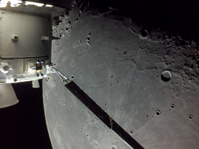 orion-sfotografiroval-lunu-na-gopro-vo-vremja-poslednego-proljota-mimo-sputnika-1989793