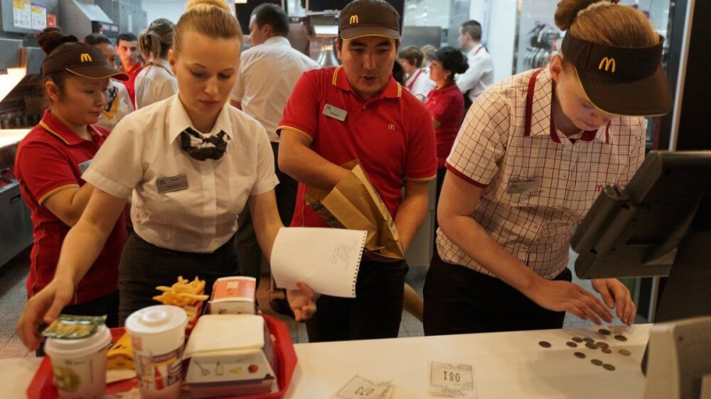 Bloomberg: McDonald's собирается закрыть бизнес в Казахстане