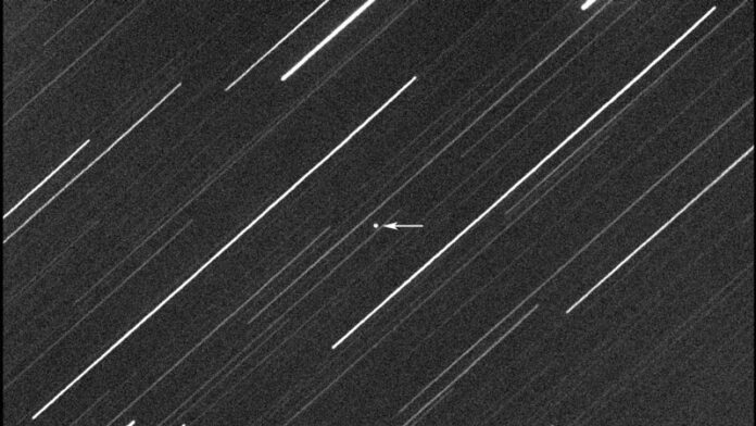 pojavilos-video-blizkogo-proljota-asteroida-mimo-zemli-vosmimetrovaja-skala-ne-ispugala-i-ne-udivila-7b1341c