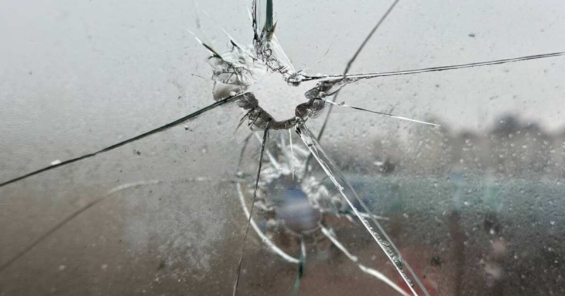 ВСУ обстрелом повредили многоквартирный дом в Новой Каховке
