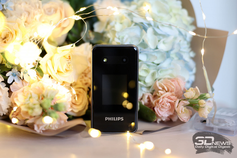 Просто, долго и складывается: кнопочный телефон Philips Xenium E2602