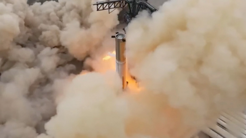 SpaceX впервые провела статический огневой тест первой ступени Starship с 33 двигателями — сработали не все