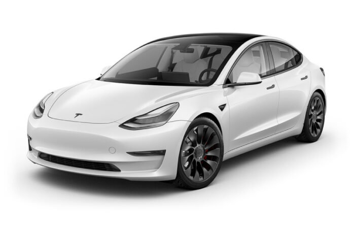 kanadec-sluchajno-ugnal-tesla-model-3-prjamo-cherez-prilozhenie-tesla-bdd9e59