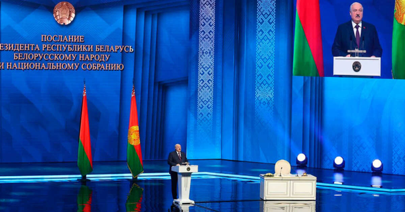Лукашенко предупредил об опасности третьей мировой и "ядерных пожаров"