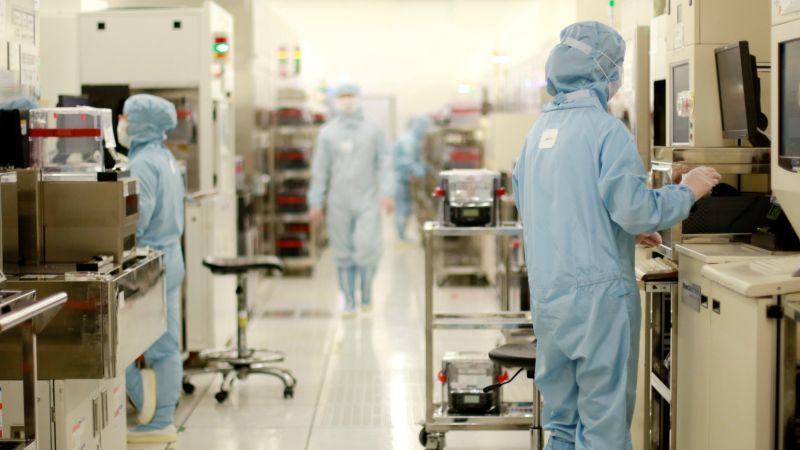 Китайской SMIC потребуется не менее 10 лет, чтобы догнать зарубежных производителей чипов
