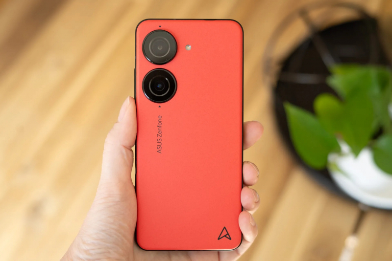 ASUS представила Zenfone 10&nbsp;&mdash; компактный флагман с 5,9-дюймовым экраном и Snapdragon 8 Gen 2
