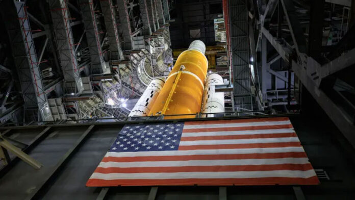 defekty-v-lunnoj-rakete-nasa-sls-svjazali-s-krazhej-boeing-konstrukcii-gaechnyh-kljuchej-0bdec0c