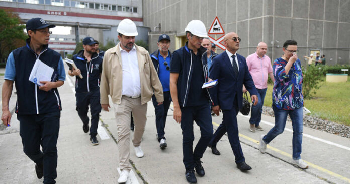 delegacija-magate-vo-glave-s-grossi-pribyla-na-zaporozhskuju-aes-b08179a