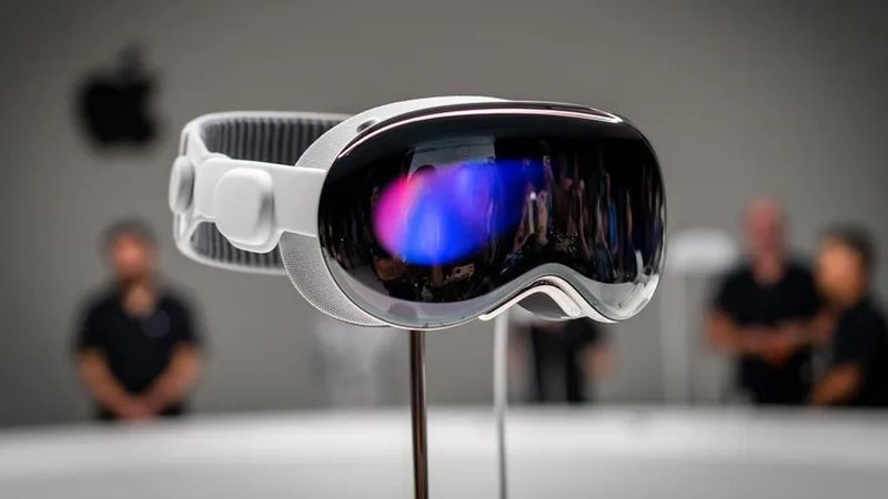 Появились фотографии гарнитуры Apple Vision Pro, сделанные сторонними источниками