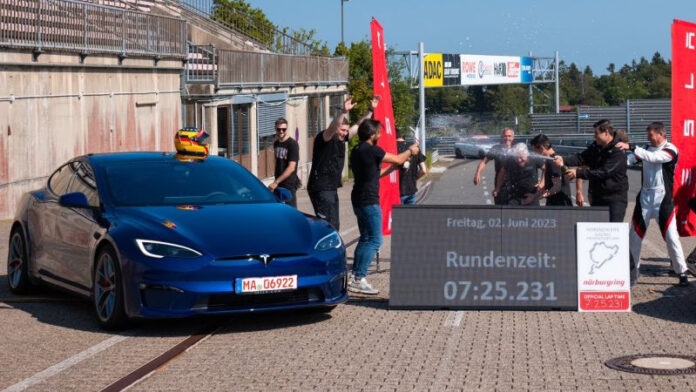 tesla-model-s-plaid-udalos-uluchshit-rekord-porsche-na-kolce-njurburgringa-na-vosem-sekund-1fe44f3