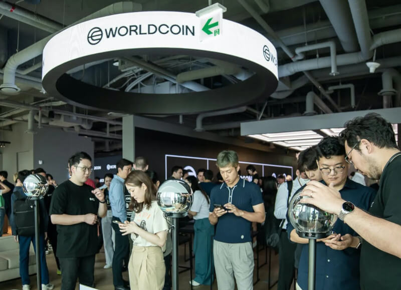 Состоялся глобальный запуск криптовалюты Worldcoin, для использования которой придётся сканировать глаза