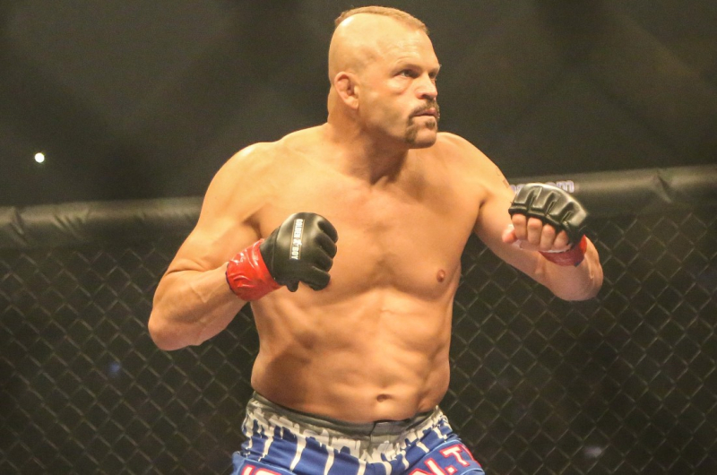 5 звезд UFC, завершивших карьеру длинной серией из поражений