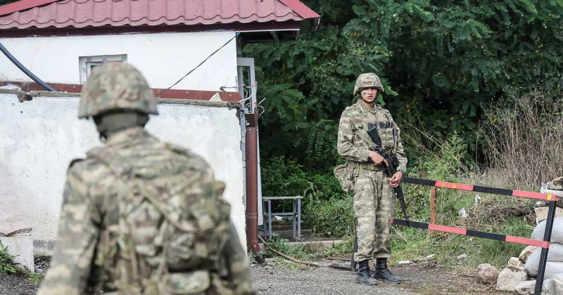 Песков: в Кремле внимательно следят за ситуацией с Нагорным Карабахом