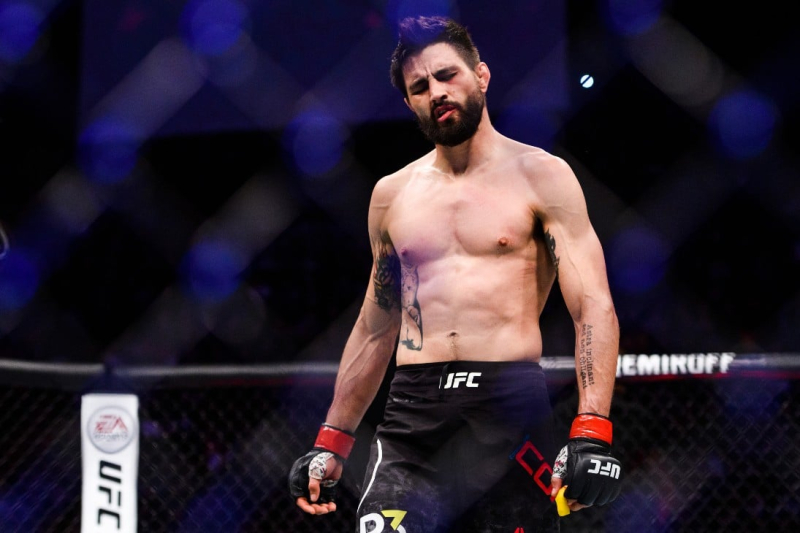 5 бойцов UFC, которым стоит закончить карьеру в 2023 году