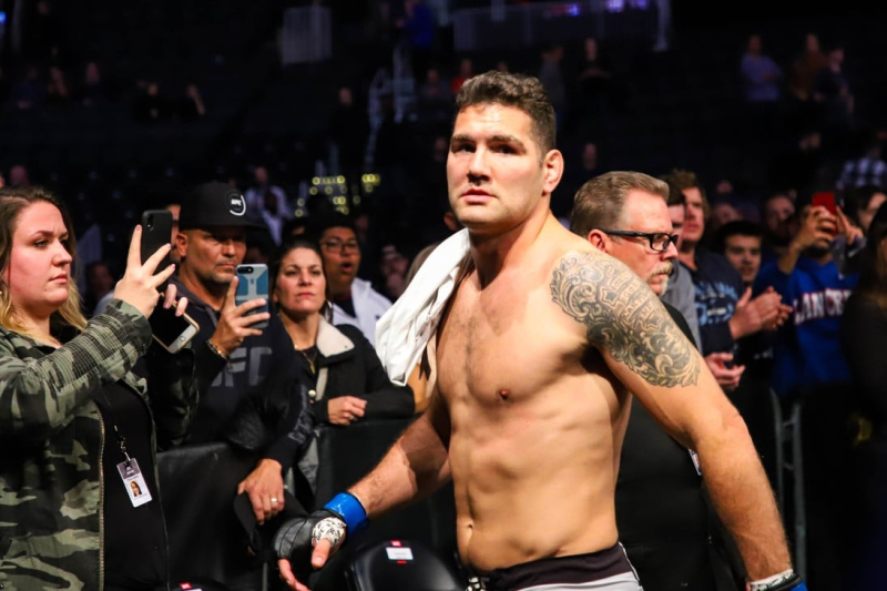 5 бойцов UFC, которым стоит закончить карьеру в 2023 году