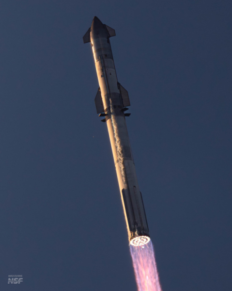 SpaceX запустила Starship: ракета взорвалась, корабль потерялся 