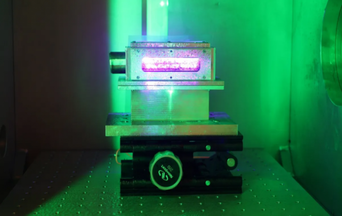 cozdan-sverhkompaktnyj-uskoritel-chastic-s-energiej-v-10-milliardov-elektron-volt-eb4f633