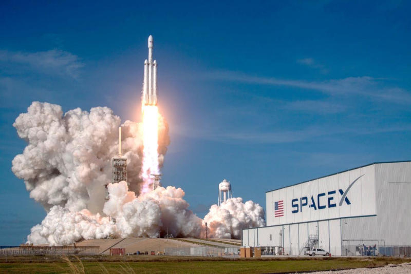 SpaceX в среднем запускала по ракете каждые четыре дня в 2023 году — всего 96 успешных пусков
