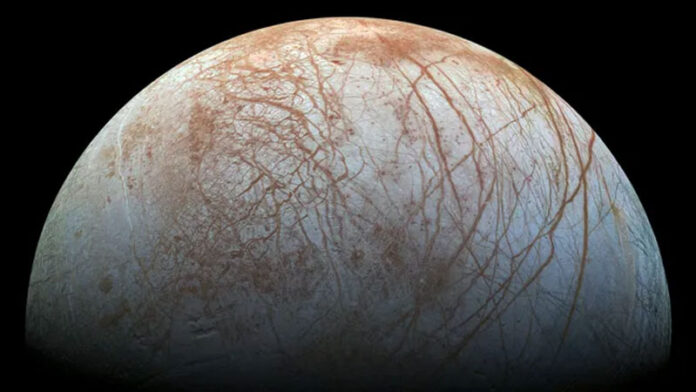 junona-zasekla-priznaki-poverhnostnoj-aktivnosti-na-evrope-sputnike-jupitera-cc1b025