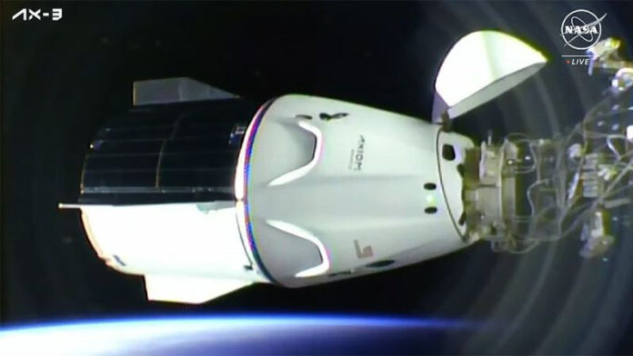 spacex-dostavila-na-mks-ekipazh-kommercheskoj-missii-axiom-space-a254f4a