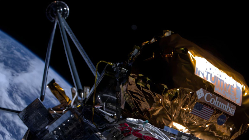 Американский лунный посадочный модуль Nova-C прислал первые снимки из космоса