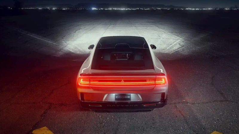 Представлен электрический маслкар Dodge Charger Daytona &mdash; он имитирует звук выхлопа и оптимизирован для гонок 