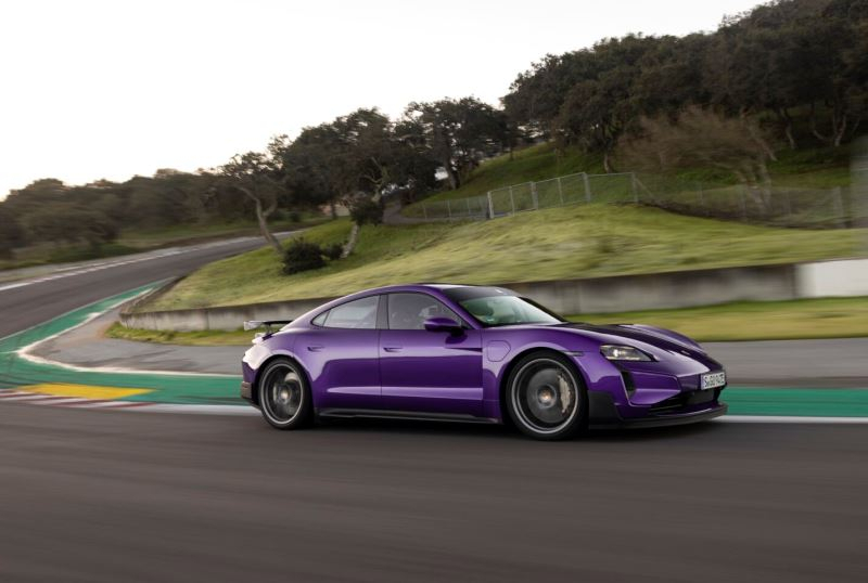 Представлен самый мощный Porsche в истории: электромобиль Taycan Turbo GT мощностью почти 1100 л.с.