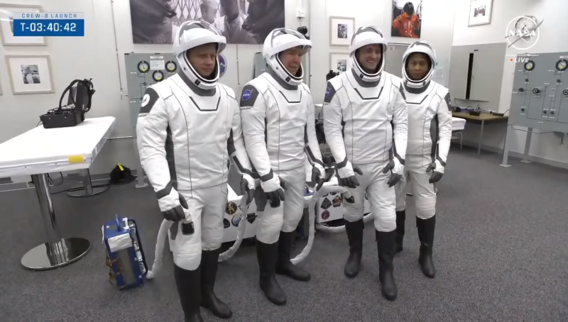 Запуск корабля SpaceX Crew Dragon с российским космонавтом отложили в четвёртый раз 