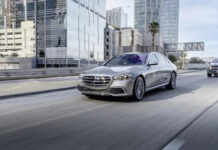 Mercedes начала продавать в США автомобили, не требующие, чтобы водитель следил за дорогой