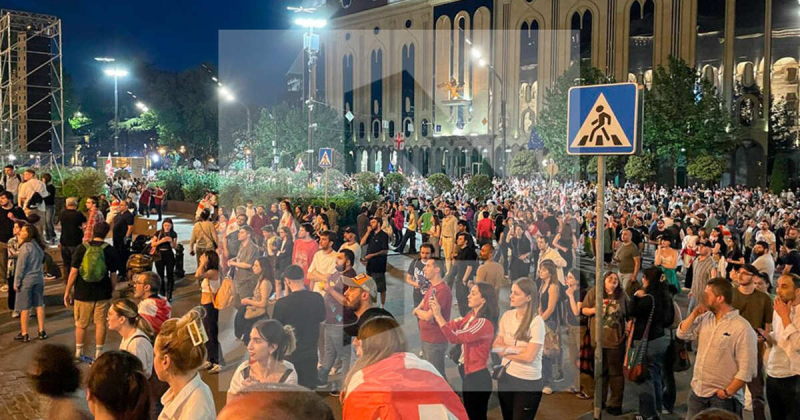 Спецназ в Тбилиси использовал перцовый спрей для разгона митингующих
