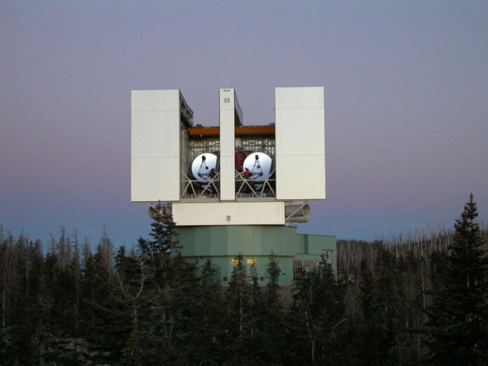 vulkanicheskuju-jupiterianskuju-lunu-io-vpervye-snjali-s-zemli-v-luchshem-razreshenii-chem-s-kosmicheskih-apparatov-1b46817.jpg
