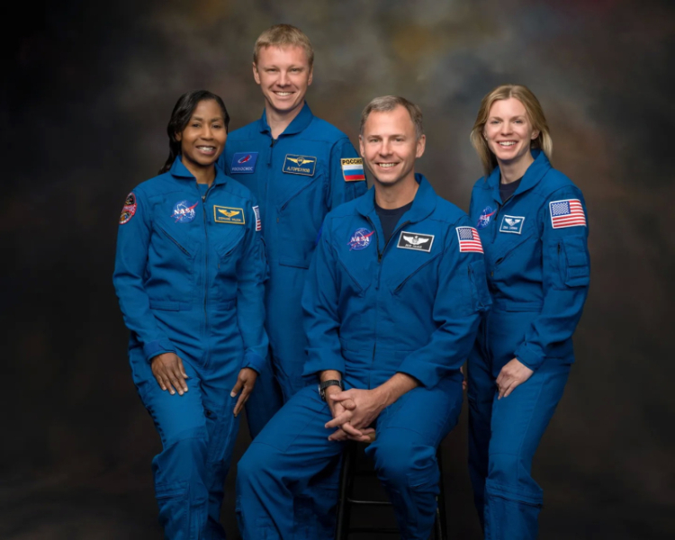 NASA сжало экипаж SpaceX Crew-9 до двух человек из-за Starliner&nbsp;&mdash; на МКС полетят россиянин и американец