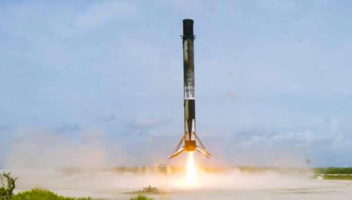 spacex-pokazala-prizemlenie-pervoj-stupeni-falcon-9-s-preodoleniem-zvukovogo-barera-18d7fed.jpg