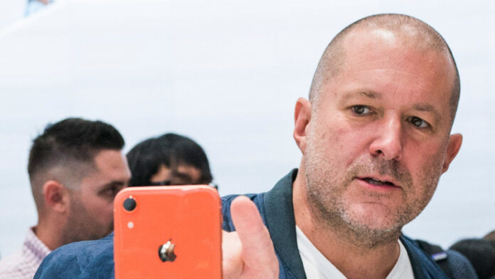 dzhoni-ajv-i-openai-sozdadut-revoljucionnoe-ii-ustrojstvo-87fe432.jpg