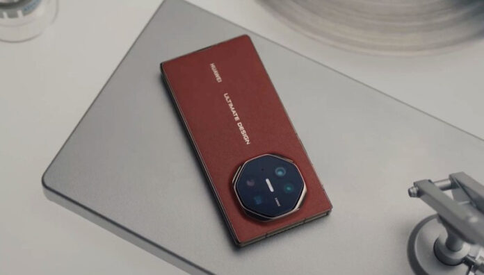huawei-pokazala-na-video-mate-xt-svoj-pervyj-skladyvaemyj-vtroe-smartfon-4f0a99e.jpg