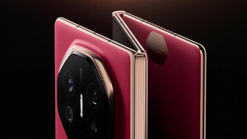 Huawei представила первый в мире трёхстворчатый складной смартфон&nbsp;&mdash; Mate XT за&nbsp;$2800