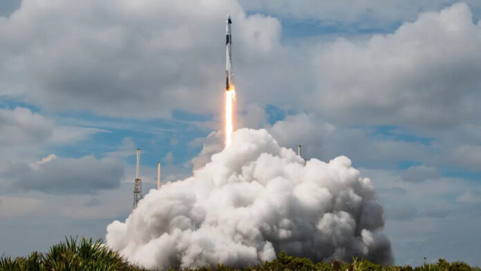 neshtatnaja-situacija-proizoshla-vo-vremja-puska-spacex-dragon-s-astronavtom-i-kosmonavtomnbsp-poljoty-falcon-9-priostanovleny-74889e7.jpg