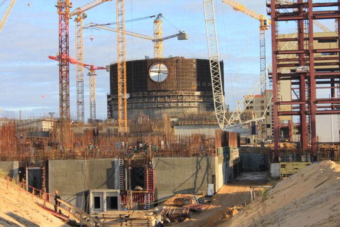solnechnaja-energetika-v-pjat-raz-prevzoshla-atomnuju-po-ustanovlennym-moshhnostjam-28a65cd.jpg