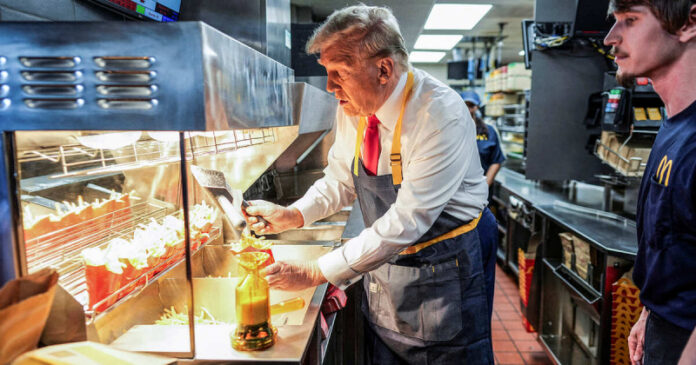 donald-tramp-poproboval-sebja-v-roli-povara-mcdonalds-v-pensilvanii-de4346c.jpg
