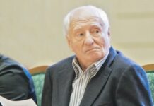 Марк Захаров: Есть даже театр в пельменной и в электричке. Это, наверное, хорошо