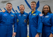Одному из членов экипажа SpaceX Dragon Crew потребовалась экстренная медицинская помощь — в NASA не признаются кому