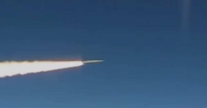 vs-rf-nanesli-gruppovoj-udar-kinzhalami-po-aerodromnoj-infrastrukture-vsu-50d9d76.jpg